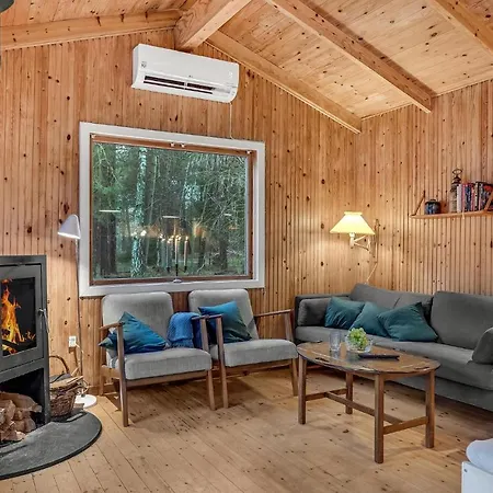 Stunning In With 2 Bedrooms