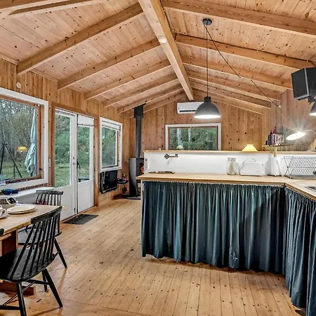 Ferienhaus Stunning In With 2 Bedrooms *