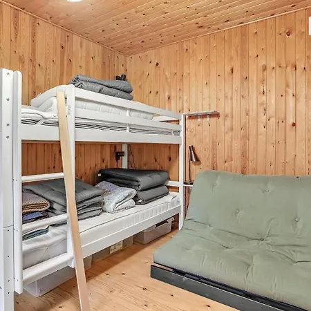 Ferienhaus Stunning In With 2 Bedrooms