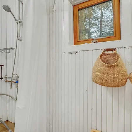 Ferienhaus Stunning In With 2 Bedrooms *
